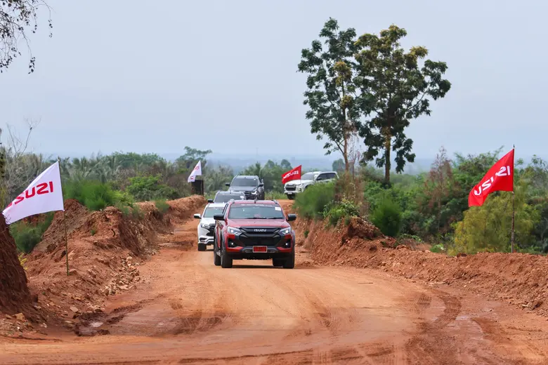 บริดจสโตนร่วมงาน "ISUZU V-CROSS 4x4…UNLOCK THE MASTER SPIRIT" พร้อมสนับสนุนผลิตภัณฑ์ "BRIDGESTONE DUELER ALL-TERRAIN A/T002"