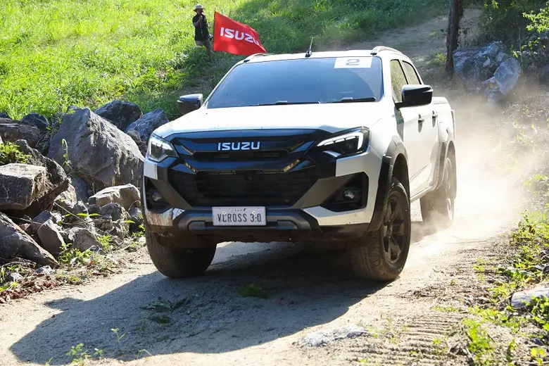 บริดจสโตนร่วมงาน "ISUZU V-CROSS 4x4…UNLOCK THE MASTER SPIRIT" พร้อมสนับสนุนผลิตภัณฑ์ "BRIDGESTONE DUELER ALL-TERRAIN A/T002"