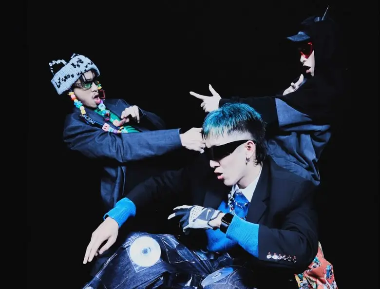 จากเด็กหนุ่มที่มอบหัวใจให้ดนตรี เรนนี เจ ...