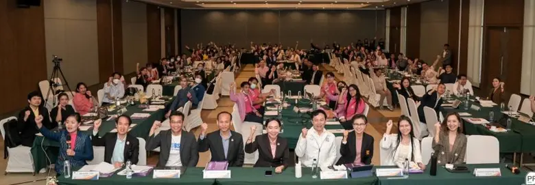 รศ.ดร.ชลลดา พงศ์พัฒนโยธิน รองอธิการบดีมหา...