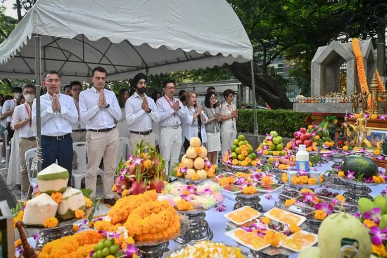 นาย อาร์ช คอลมิ (Mr. Arsh Kaumi) ประธานเจ...