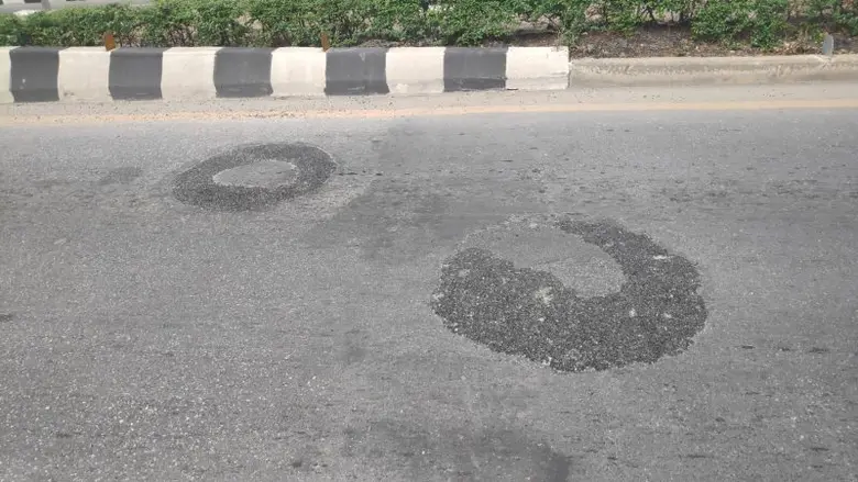 กทม.ประสาน กฟน.ซ่อมแซมผิวจราจรรอบฝาบ่อบริเวณเชิงสะพานข้ามแยกเกษตร