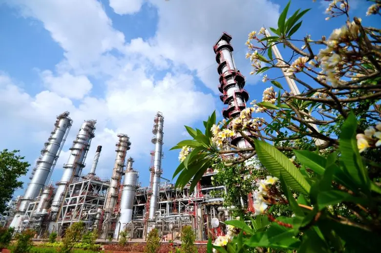 โรงกลั่นน้ำมันบางจาก ศรีราชา เริ่มผลิตน้ำ...