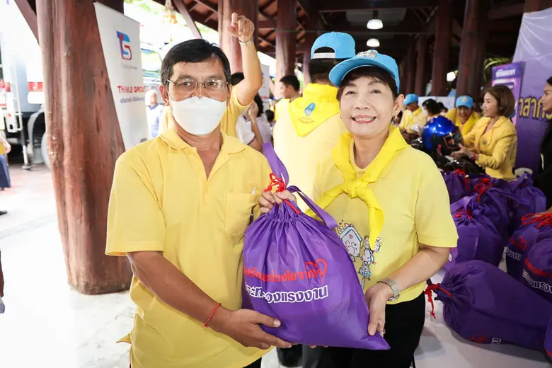 ก.แรงงาน ออกหน่วยจิตอาสาฝึกอาชีพบริการประชาชน น้อมสำนึกในพระมหากรุณาธิคุณเนื่องในวันพ่อแห่งชาติ