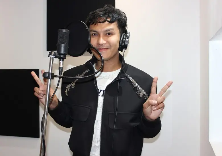 กลายเป็นศิลปินสุดฮอตเจ้าของเพลงฮิตติดอันด...