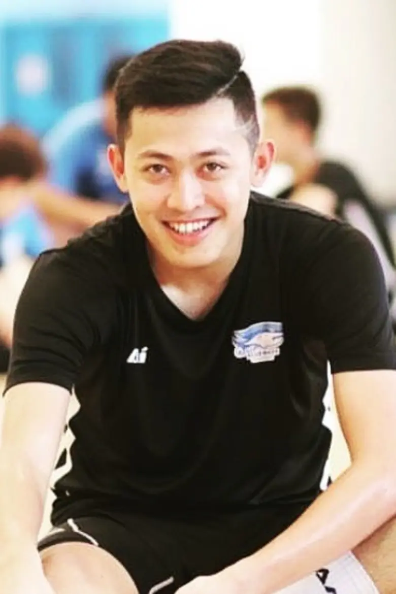 อาร์ม ศุภวุฒิ สุดยอดดาวยิงทีมชาติไทย สอนฟุตซอลเด็กในกิจกรรม MBK SPIRIT อาสาสร้างสุขสู่ชุมชน