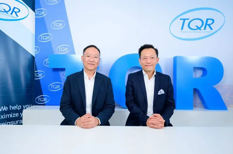 คุณชนะพันธุ์ พิริยะพันธุ์ (ขวา) ประธานเจ้...