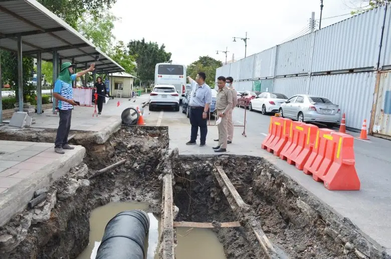 กทม.ประสานกรมศิลปากรตรวจสอบ-หาแนวทางรื้อย้ายรางรถรางริมคลองตรงสะพานช้างโรงสี