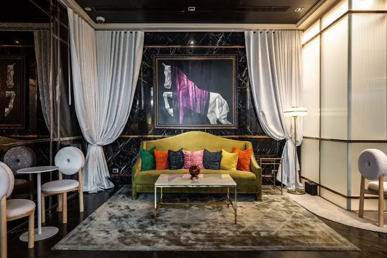 โรงแรม มูว์ แบงค์คอก (MUU Bangkok Hotel) ...