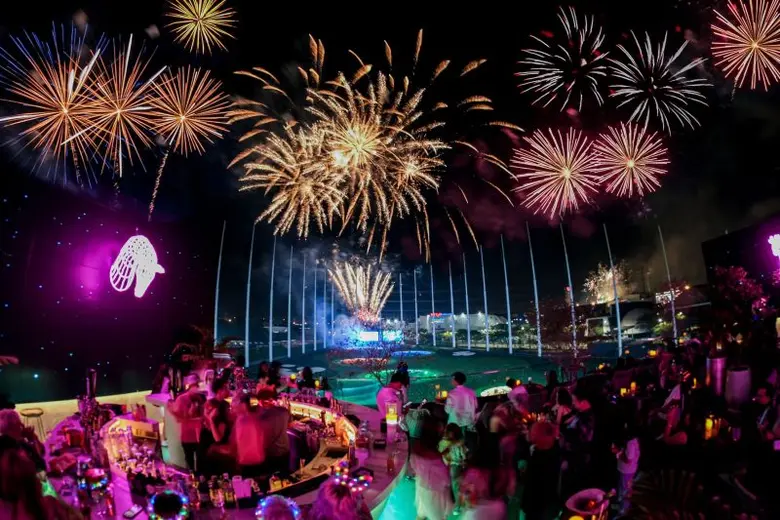 ท็อปกอล์ฟ เมกาซิตี้ ศูนย์รวมความบันเทิง อ...