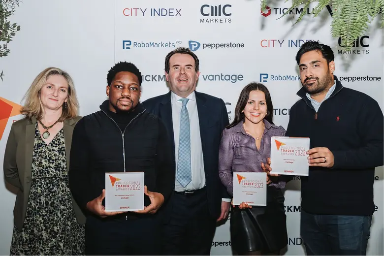 แวนเทจ (Vantage) หรือ แวนเทจ มาร์เก็ตส์ (...