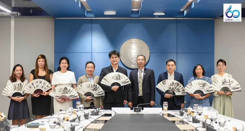 รศ.ดร.สถาพร อมรสวัสดิ์วัฒนา รองอธิการบดีอ...