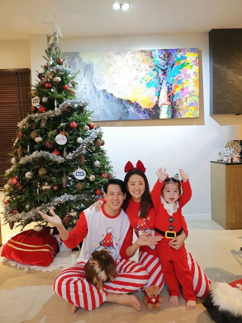 เหล่าเซเลบชวนแต่งบ้าน "ต้นสนสด" จากแคนาดา รับคริสต์มาส ให้สวยปัง ได้ฟีลเมืองหนาวสุด ๆ