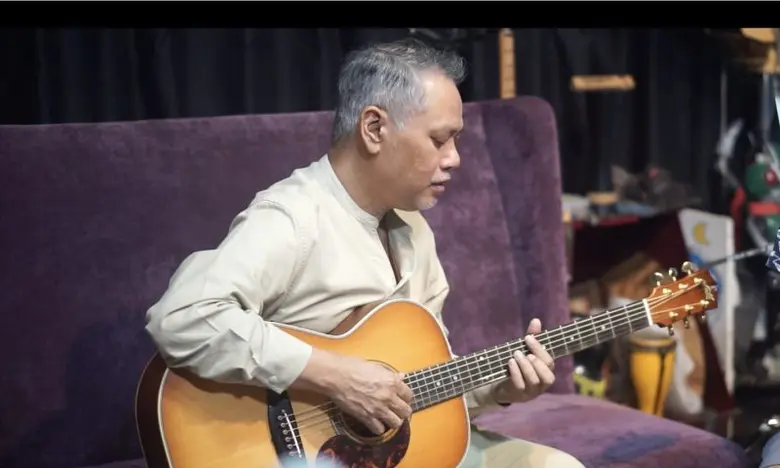 บอม สินเจริญบราเธอร์ส ปลื้มแต่งเพลง "ต้นกล้าแห่งความรัก" ให้มูลนิธิ ซี.ซี.เอฟ. ฯ