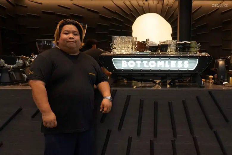 BOTTOMLESS เปลือยเสน่ห์คาเฟ่ใจกลางสุขุมวิท พร้อมไขเสน่ห์ ความสุขที่มากกว่ารสชาติ ของ "กาแฟ"