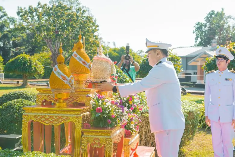 คณะผู้บริหารมหาวิทยาลัย ให้การต้อนรับ รอง...