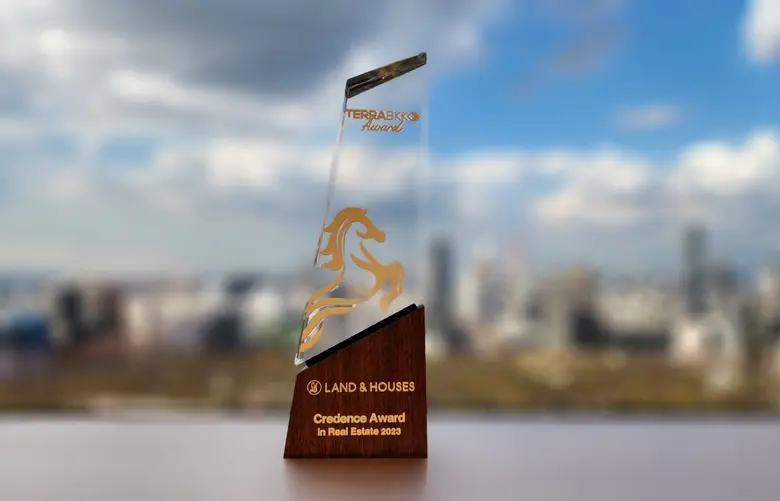 แลนด์ แอนด์ เฮ้าส์ รับรางวัล Credence Award in Real Estate 2023