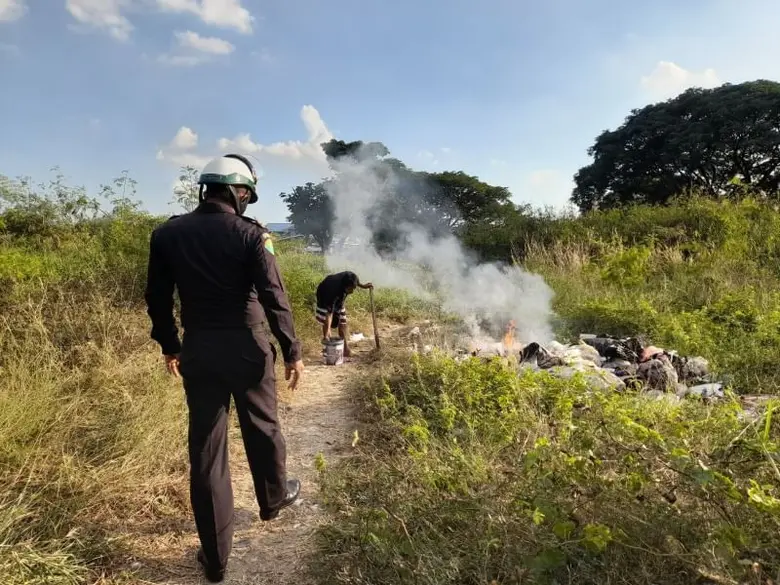 นายพงค์ศักดิ์ พูลยรัตน์ ผู้อำนวยการเขตทุ่...