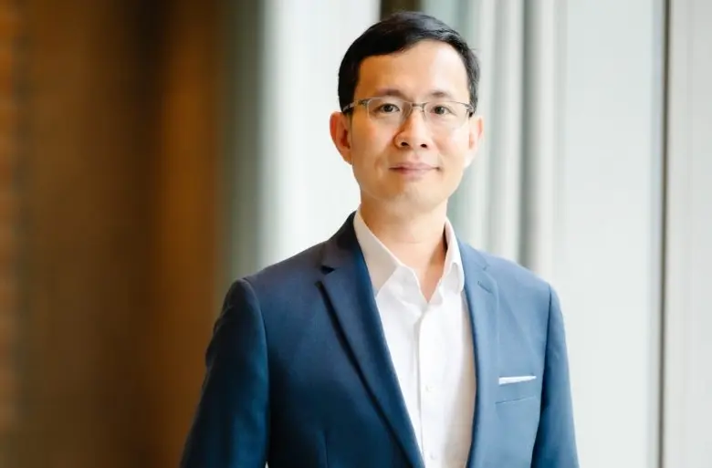 นายยิ่งยง เจียรวุฑฒิ รองกรรมการผู้จัดการ ...