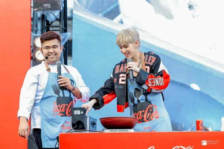 "โคคา-โคล่า-หาดทิพย์" ปลุกหาดใหญ่ให้หรอยอย่างแรงกับ "Hat Yai is Cooking" เทศกาลอาหารสุดหรอยแห่งปี กับกว่า 50 ร้านดังในสงขลา ให้ผู้บริโภคลิ้มลองคู่ "โค้ก" ไม่มีน้ำตาล