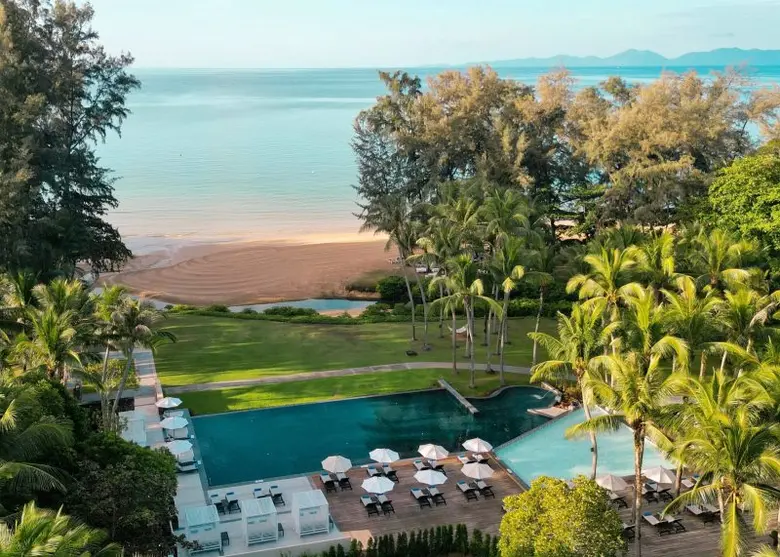 โรงแรมดุสิตธานี กระบี่ บีช รีสอร์ท ตั้งอย...