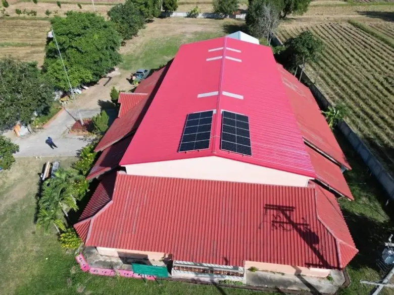 ฮีโน่ We Care เดินหน้าโครงการ Hino Solar Powering a Sustainable Tomorrow ติดตั้งอุปกรณ์แผงโซลาเซลล์ แห่งที่ 3 ที่ศูนย์พัฒนาเด็กเล็กบ้านหนองคอนไทย จ.ชัยภูมิ