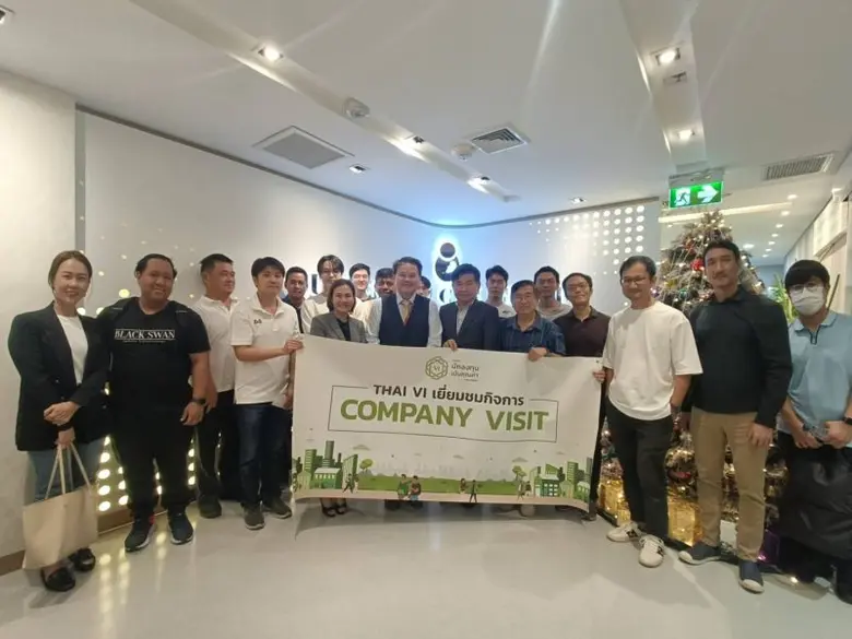 นพ.วิวัฒน์ กว้างคณานุรักษ์ (ที่ 10 จากซ้า...