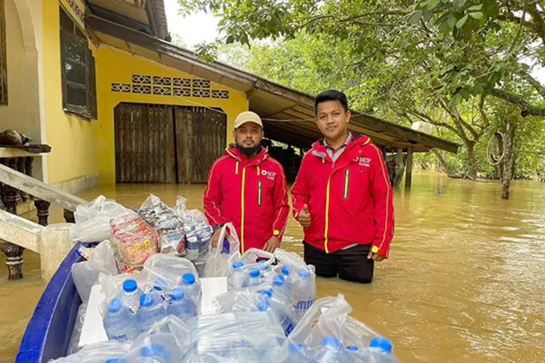 เบสท์ เอ็กซ์เพรส (BEST Express) ร่วมกับแฟ...