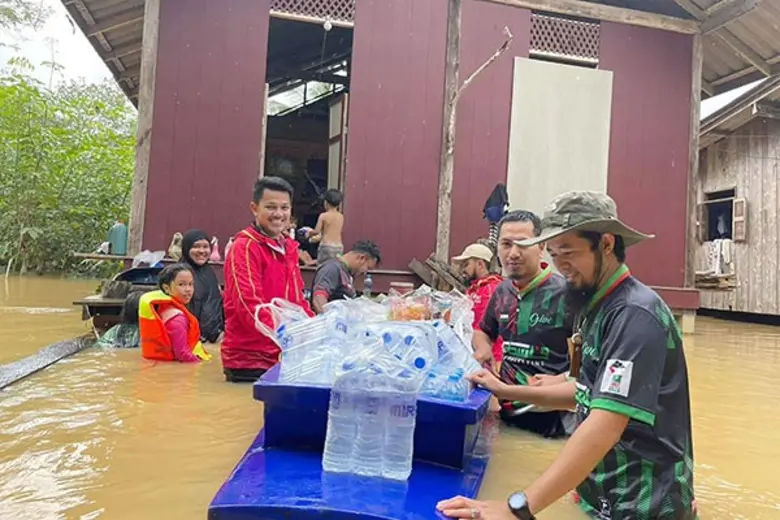 BEST Express ร่วมส่งต่อน้ำใจช่วยเหลือผู้ประสบอุทกภัยในพื้นที่ภาคใต้