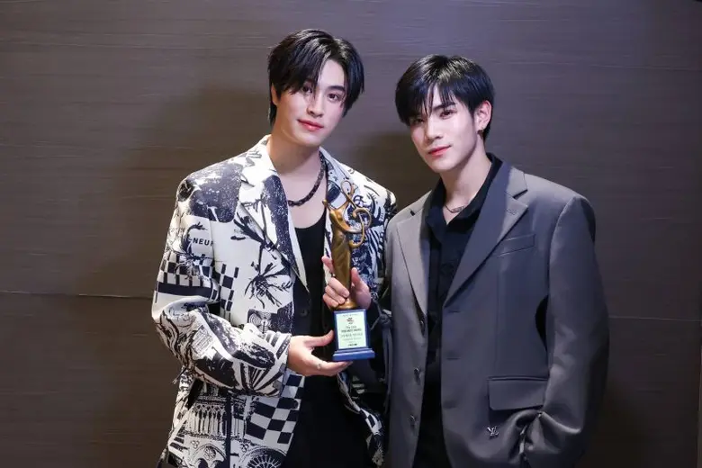 ปังสุดๆ ฮอตสุดๆ สำหรับ 2 ศิลปินคุณภาพมากค...