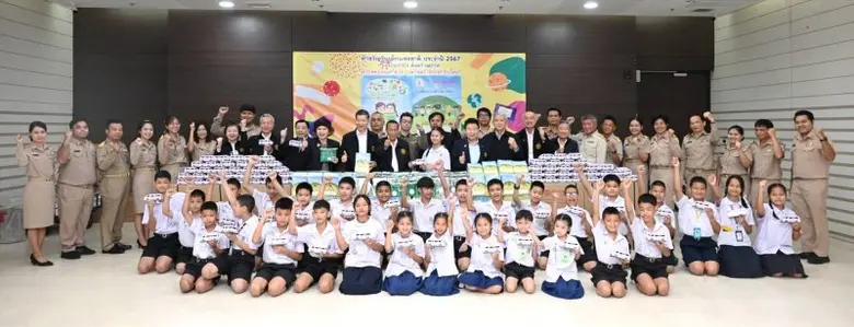 มูลนิธิป่อเต็กตึ๊ง นำโดย นายวิเชียร เตชะไ...