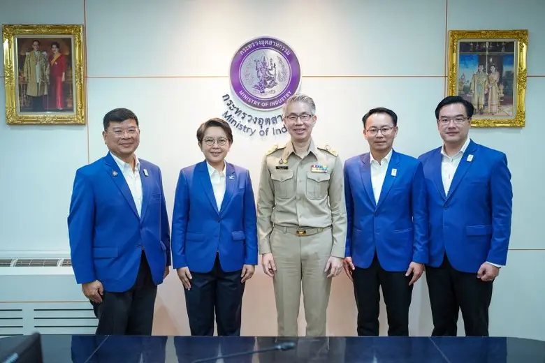 นางสาวนารถนารี รัฐปัตย์ กรรมการผู้จัดการ ...