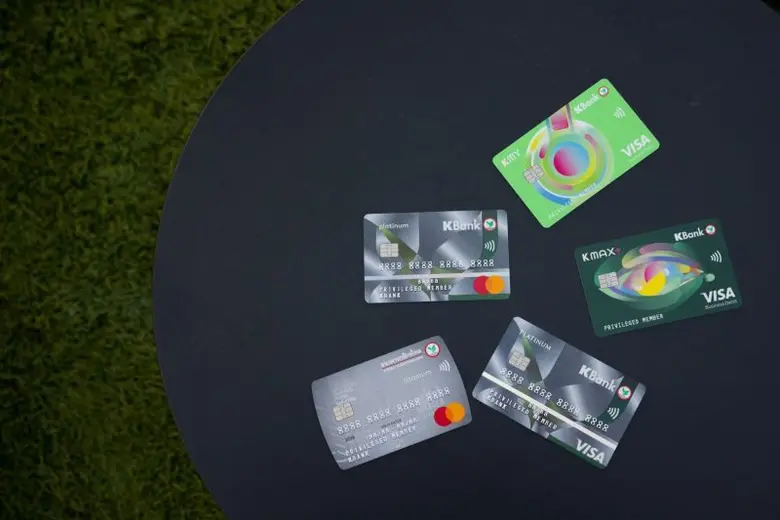 กสิกรไทยเดินหน้า Net Zero ผลักดันผลิตภัณฑ์และบริการลดคาร์บอน เปลี่ยนมาใช้รถ EV Currency Exchange และบัตรเครดิต/เดบิตผลิตจากวัสดุรีไซเคิล