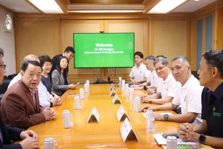 นายฉู ตงหยู (Mr. Qu Dongyu) ผู้อำนวยการให...