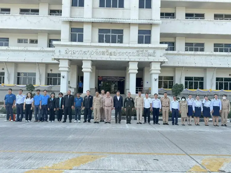 "ท่าเรือประจวบ" สนับสนุนกลุ่มชาวประมงบางสะพาน ร่วมโครงการน้อมเกล้าฯ ถวายปลากะตัก