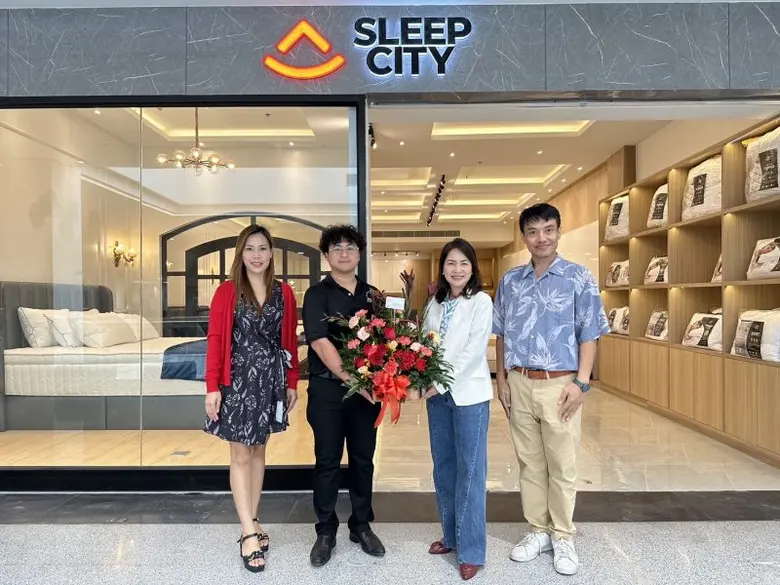 นางสาวจรูญรัตน์ สาลี กรรมการผู้จัดการ บริ...