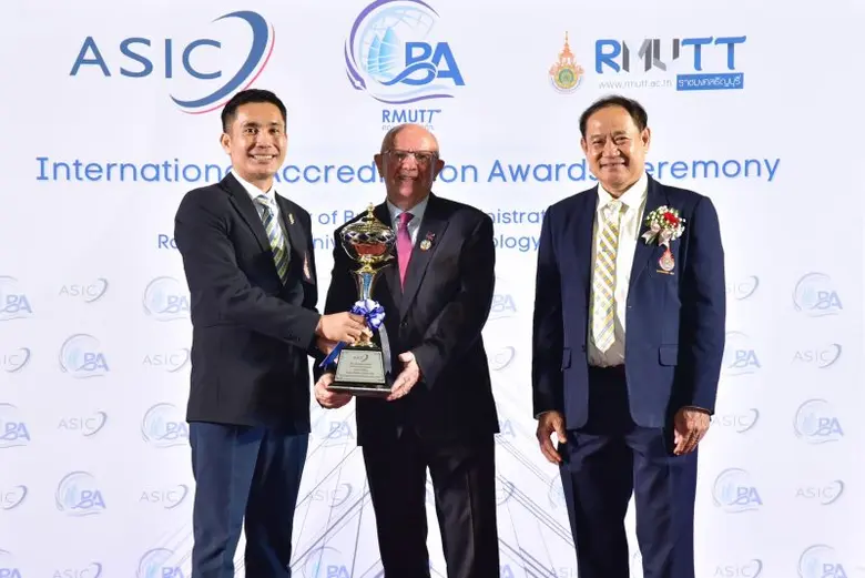 รศ.ดร.สมหมาย ผิวสอาด ธิกรบดี มทร.ธัญรี เป...