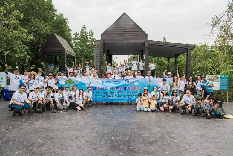 ผู้บริหารและพนักงานผ้าเบรกเบ็นดิกซ์อาสาปล...