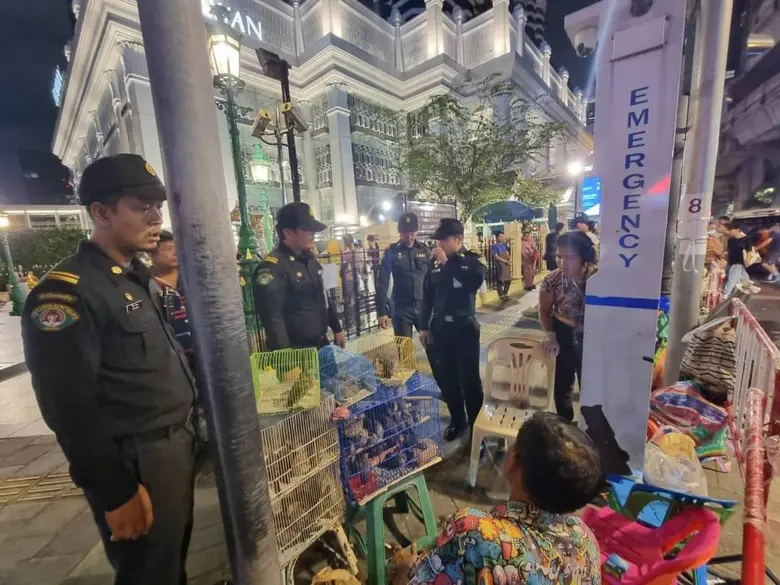 นายอนุชิต พิพิธกุล ผู้อำนวยการสำนักเทศกิจ...