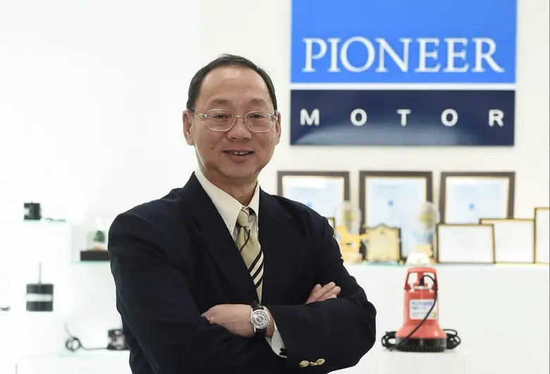 นายวสันต์ อิทธิโรจนกุล กรรมการผู้จัดการ บ...