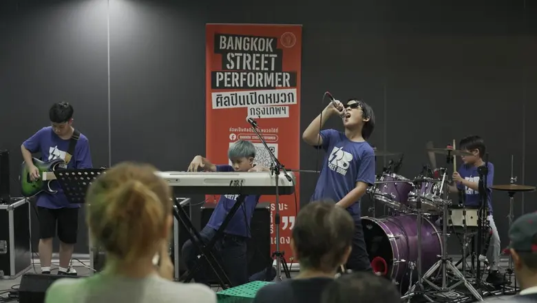 ศูนย์การค้าเอ็ม บี เค เซ็นเตอร์ ตอกย้ำและ...