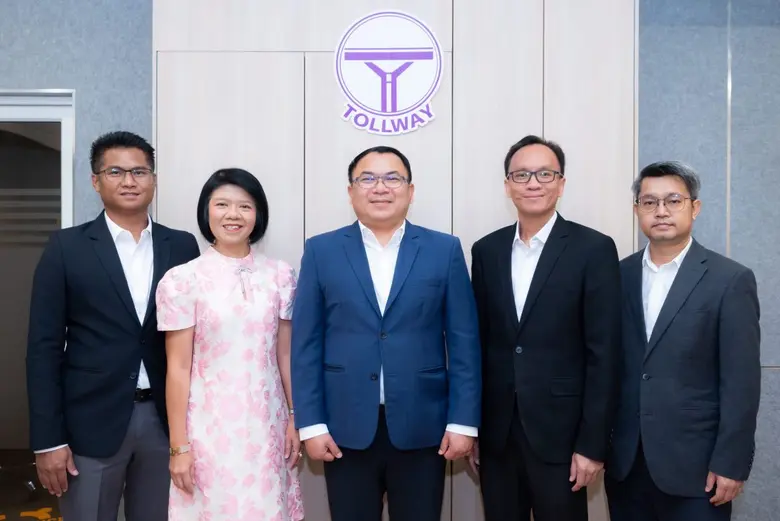 ดร.ศักดิ์ดา พรรณไวย (ที่ 3 จากขวา) กรรมกา...