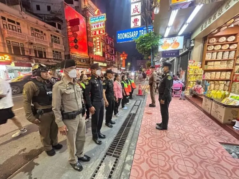 นายวัลลภ เกียรติวรศรีกุล ผู้อำนวยการเขตสั...