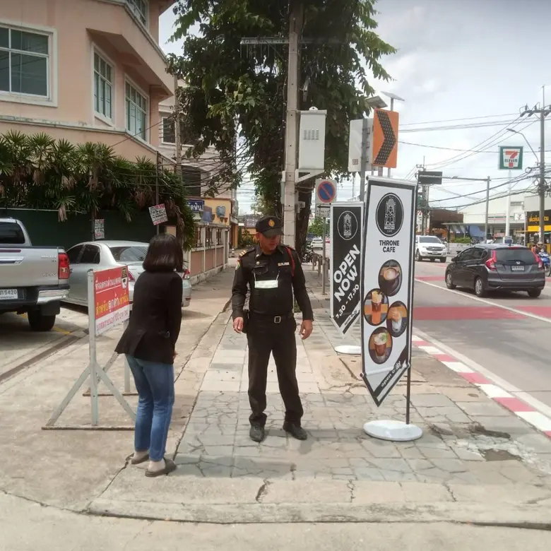 นายสมพร มีหาดทราย ผู้อำนวยการเขตบึงกุ่ม ก...