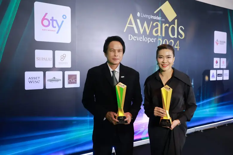 พชร ประพันธ์วัฒนะ (ขวา) กรรมการผู้จัดการอ...