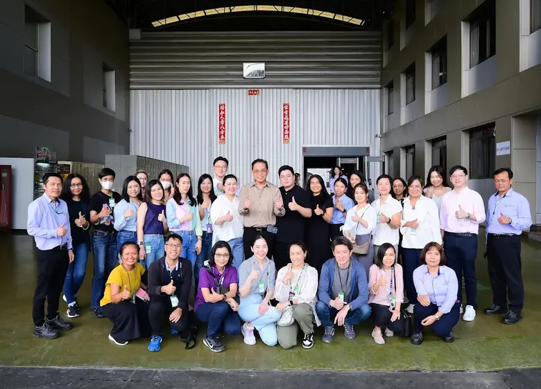 คุณสมพล ธนาดำรงศักดิ์ ประธานกรรมการบริหาร...