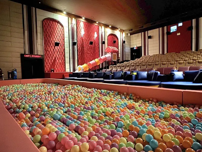 ประเดิมแห่งแรกที่ ศูนย์การค้าเซ็นทรัล เชี...