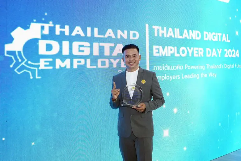 นายธีรพล รอดเฉื่อย ผู้จัดการทั่วไป สายจัด...