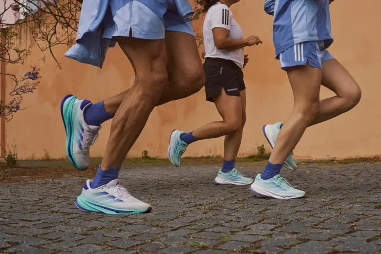 รองเท้าวิ่ง SUPERNOVA RISE กลับมาพร้อมกับ...