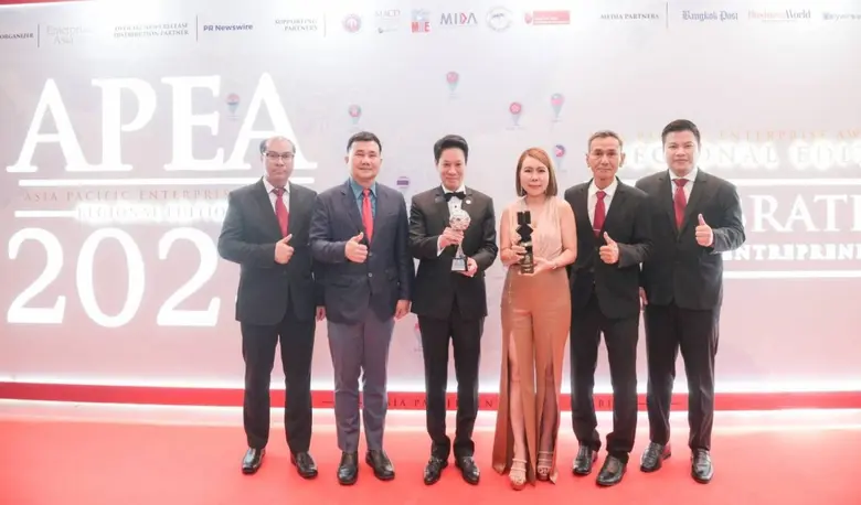 ดร.ดนันท์ สุภัทรพันธุ์ (ที่ 3 จากซ้าย) กร...